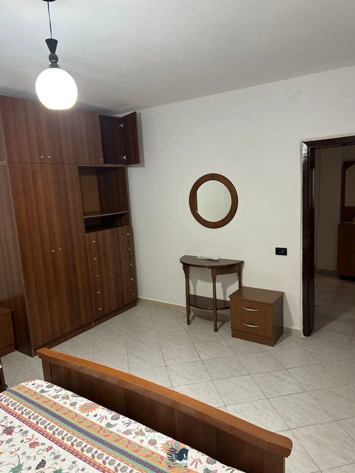 Jepet Me Qera Kat Vile 1+1 Tek Kristal Center [ID PV480]