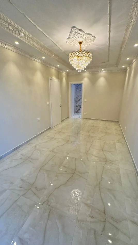 Tirane, shitet apartament 2+1+Ballkon Kati 5, 110 m² 258.000 € (ruga Kavajes, Tirana Garden Buildings)