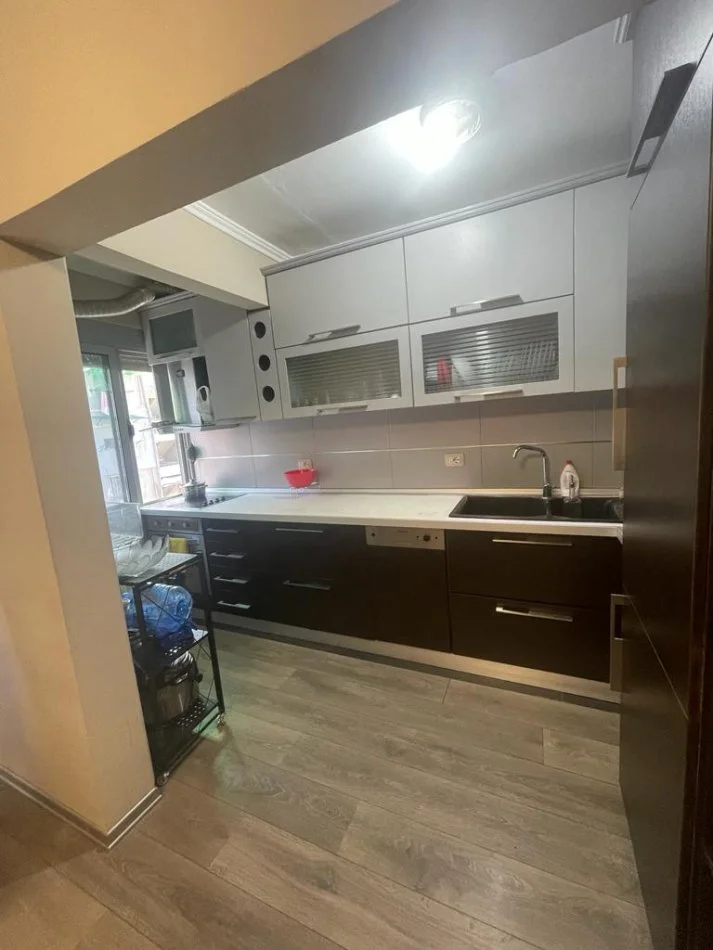 Tirane, shitet apartament 2+1 Kati 4, 74 m² 120.000 € 