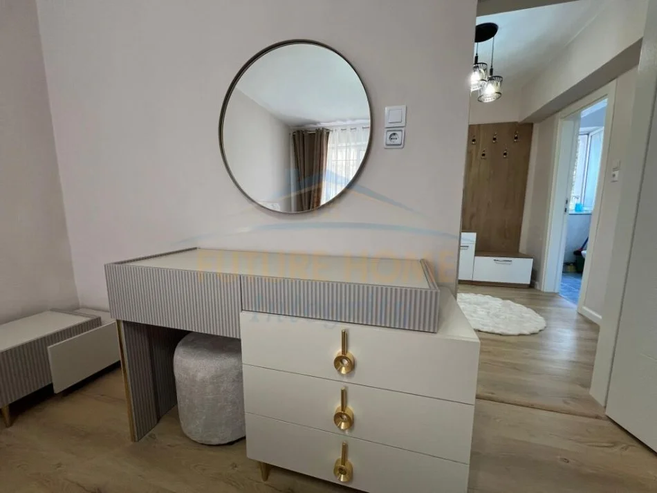 Tirane, jepet me qera apartament 1+1 ,  430 € (Rruga e Dibres)