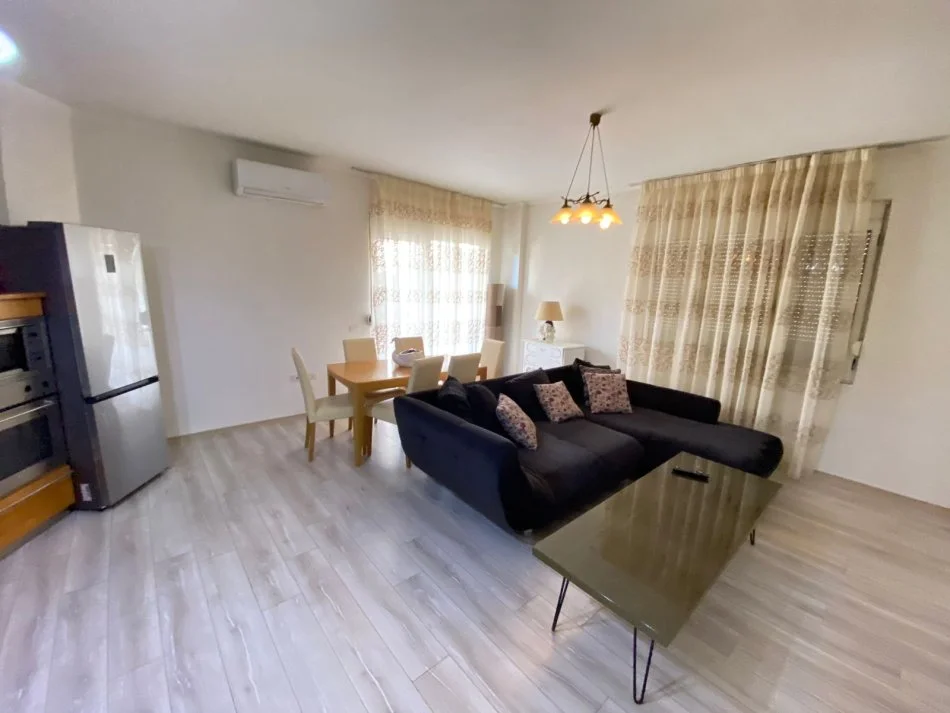 Tirane, jepet me qera apartament 1+1 Kati 2, 80 m² 600 € (Kopshti Zologjik)