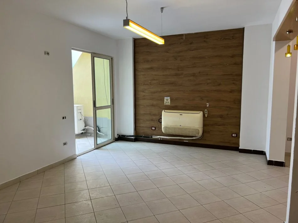 Tirane, shitet apartament 2+1 Kati 11, 117 m² 170.000 € (Parku)