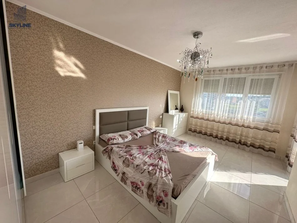 Tirane, jepet me qera apartament 2+1+Ballkon Kati 5, 500 € 