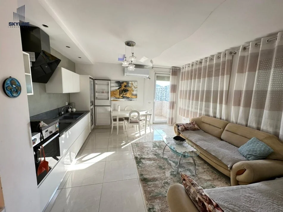 Tirane, jepet me qera apartament 2+1+Ballkon Kati 5, 500 € 