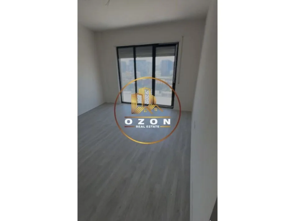 Shitet Super Apartament 2+1 Tek Fusha e Aviacionit!