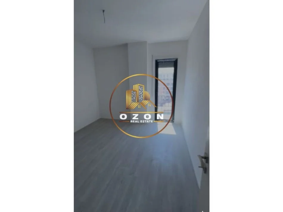 Shitet Super Apartament 2+1 Tek Fusha e Aviacionit!