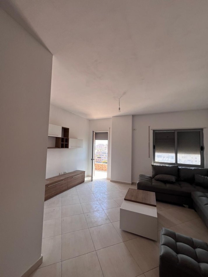 Durres, shitet apartament 2+1+Aneks+Ballkon Kati 5, 98 m² 80.000 € (Te spitali)