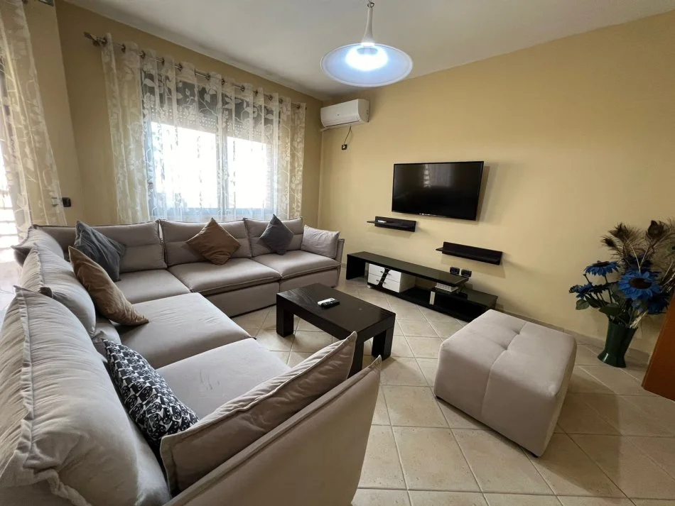 Tirane, jepet me qera apartament 2+1+Ballkon Kati 6, 110 m² 900 € (Rruga Qemal Stafa)