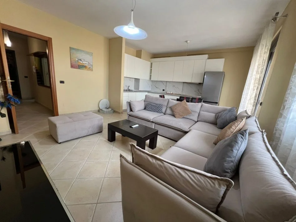 Tirane, jepet me qera apartament 2+1+Ballkon Kati 6, 110 m² 900 € (Rruga Qemal Stafa)