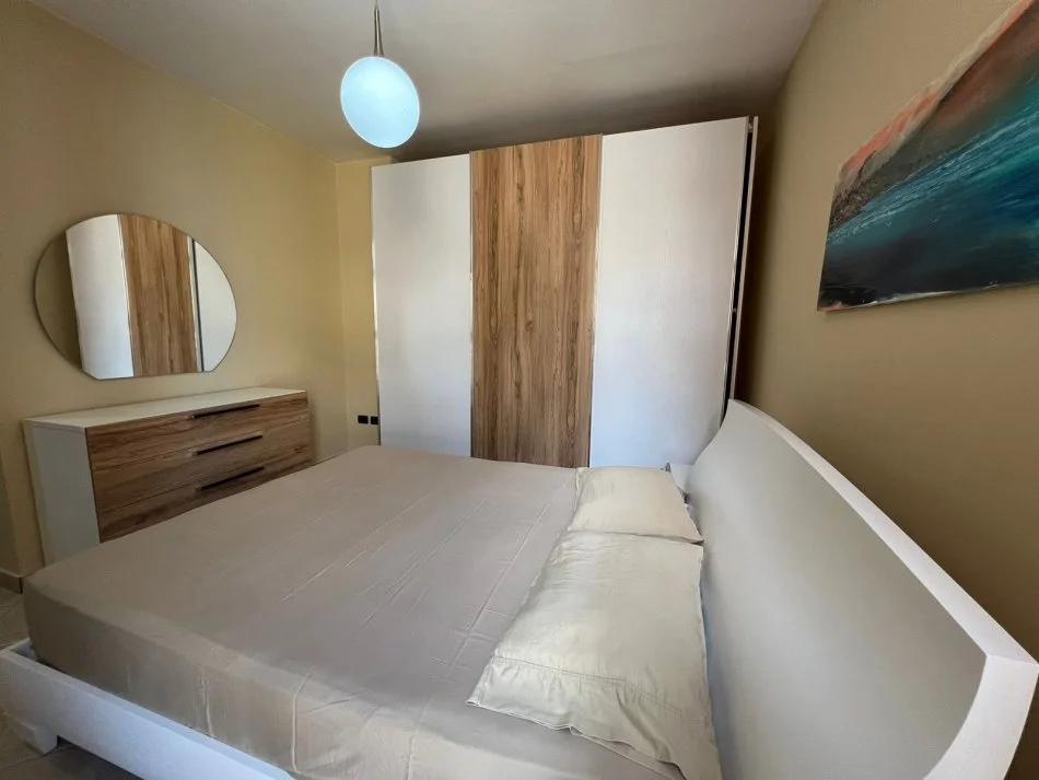 Tirane, jepet me qera apartament 2+1+Ballkon Kati 6, 110 m² 900 € (Rruga Qemal Stafa)