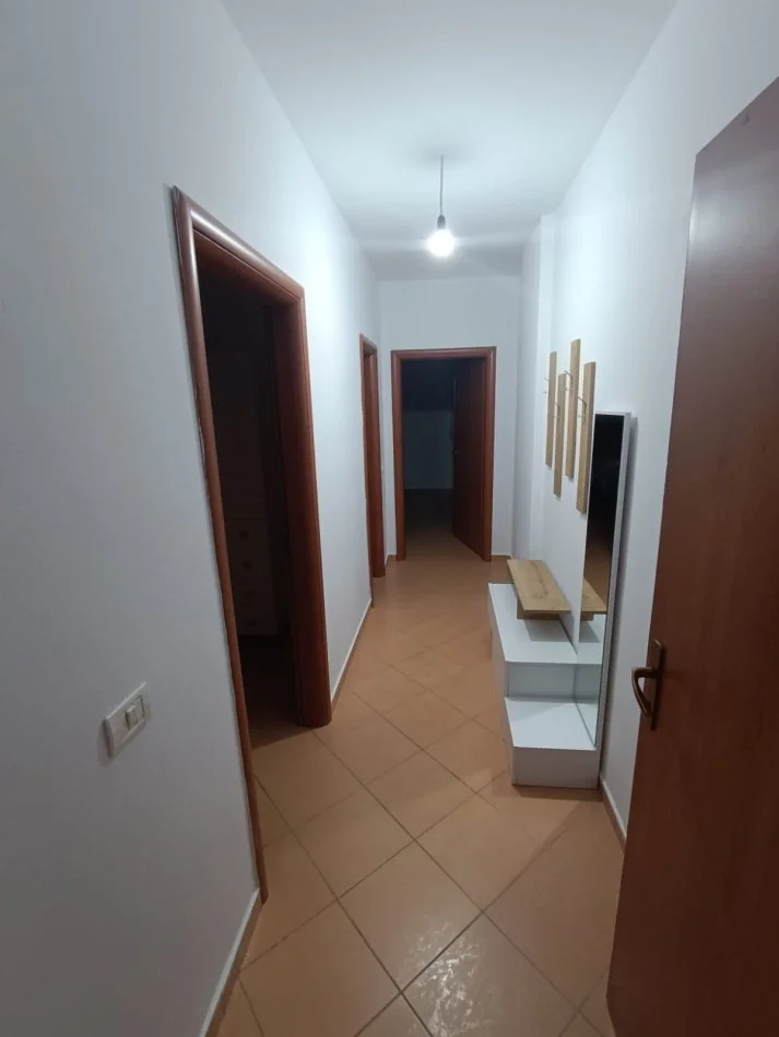 Tirane, jepet me qera apartament 2+1 Kati 9, 95 m² 650 € (21 Dhjetori)