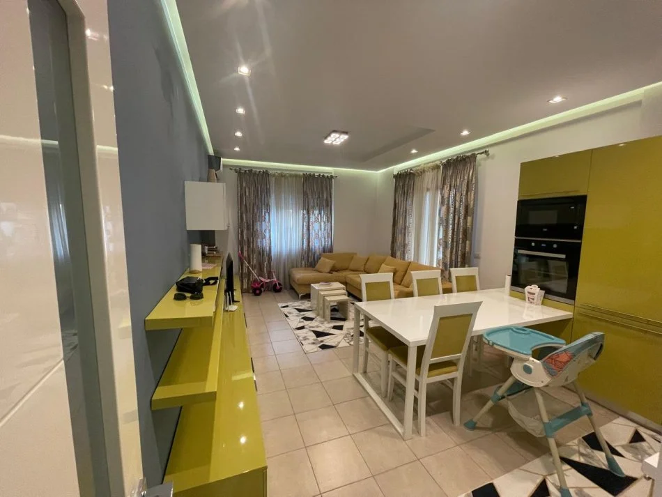 Tirane, shitet apartament 1+1+Ballkon Kati 2, 73 m² 140.000 € (Kodra e Diellit)