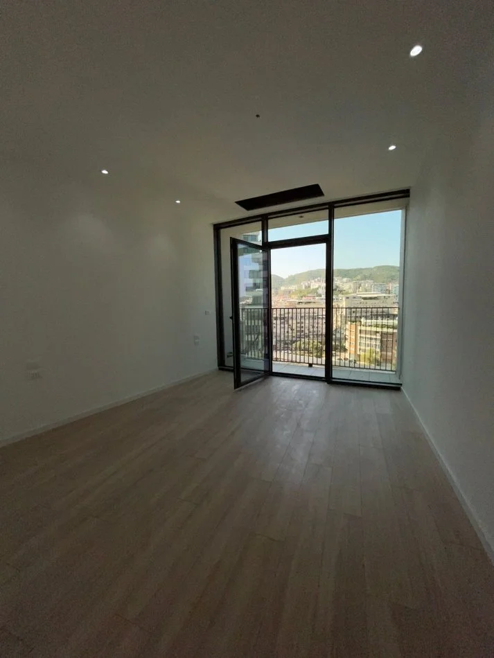 Tirane, jepet me qera apartament 2+1 Kati 9, 124 m² 1.200 € (Lake View)