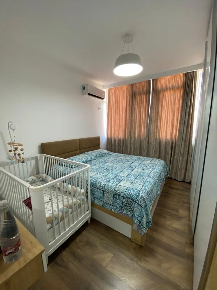 Tirane, jepet me qera apartament 2+1 Kati 5, 115 m² 670 € (Komuna e Parisit)