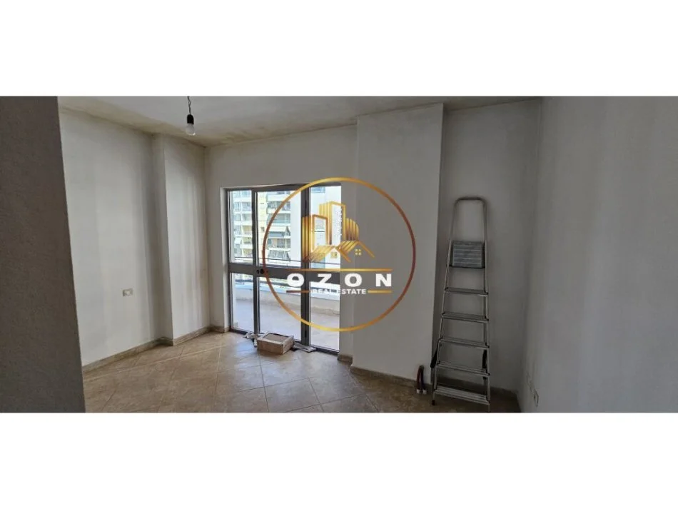 Apartament 2+1+2 për Qera në Astir!