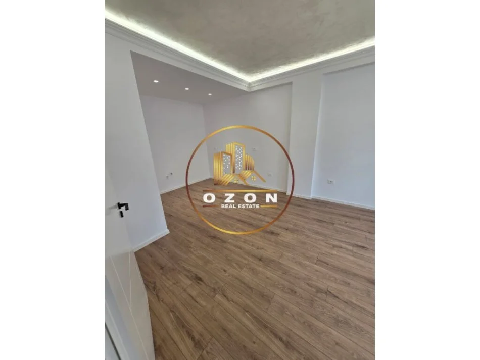 Apartament 2+1+2 për Shitje tek Condor Center!