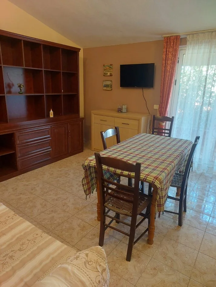Tirane, Apartament 2+1 me qira Kati 3, 132 m² 55 000 ALL  ( Komuna e Parisit )
