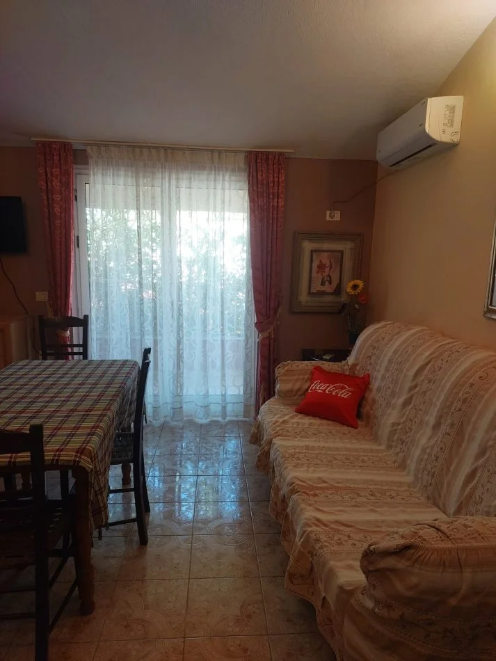 Tirane, Apartament 2+1 me qira Kati 3, 132 m² 55 000 ALL  ( Komuna e Parisit )