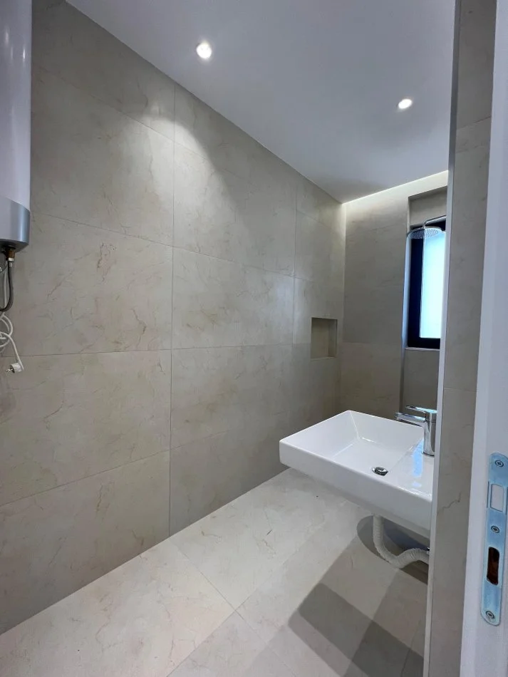 Tirane, shes apartament 2+1+Aneks+Ballkon Kati 3, 103 m² (Porcelan)