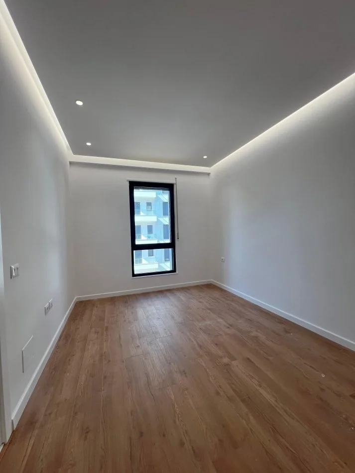 Tirane, shes apartament 2+1+Aneks+Ballkon Kati 3, 103 m² (Porcelan)