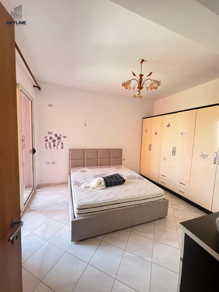 Tirane, jepet me qera 1+1 Kati 8, 350 € 