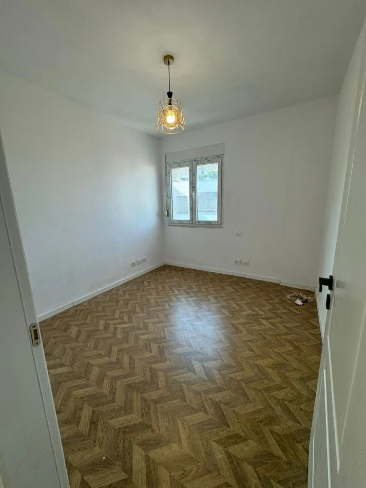 Tirane, shes apartament 2+1+Ballkon Kati 3, 100 m² 180.000 € (KODRA E DIELLIT)