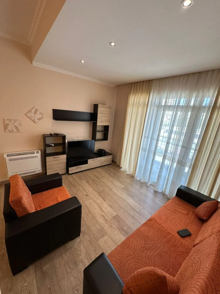 Tirane, jepet me qera apartament 2+1 Kati 2, 80 m² 600 € (Prane Square 21)
