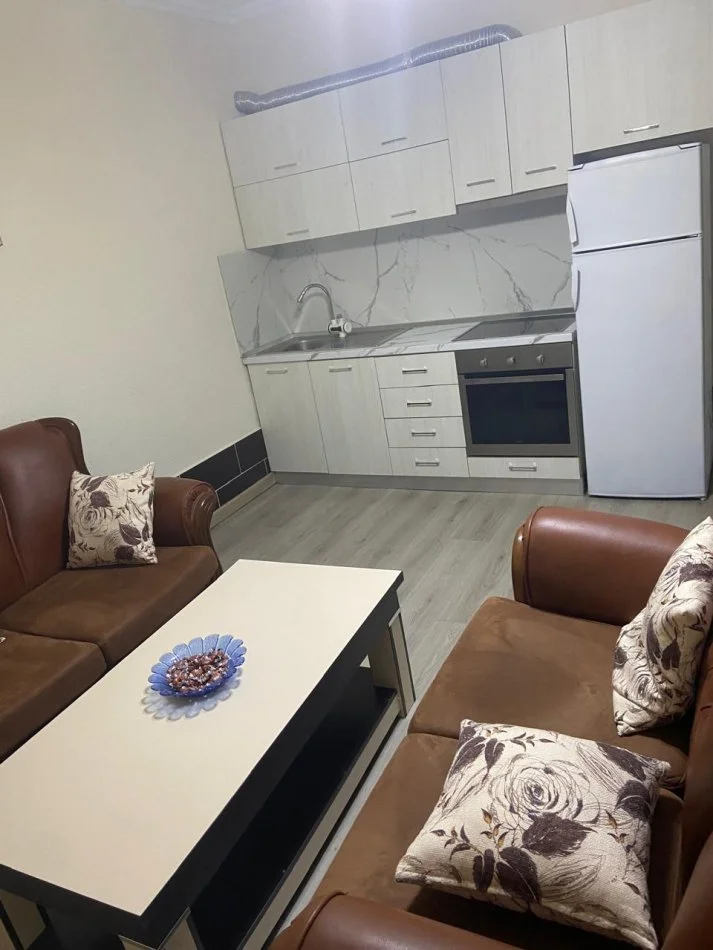 Tirane, Apartament 2+1 me qira  Kati 1, 93 m² 450 € (Rruga Besi, Siri Kodra)