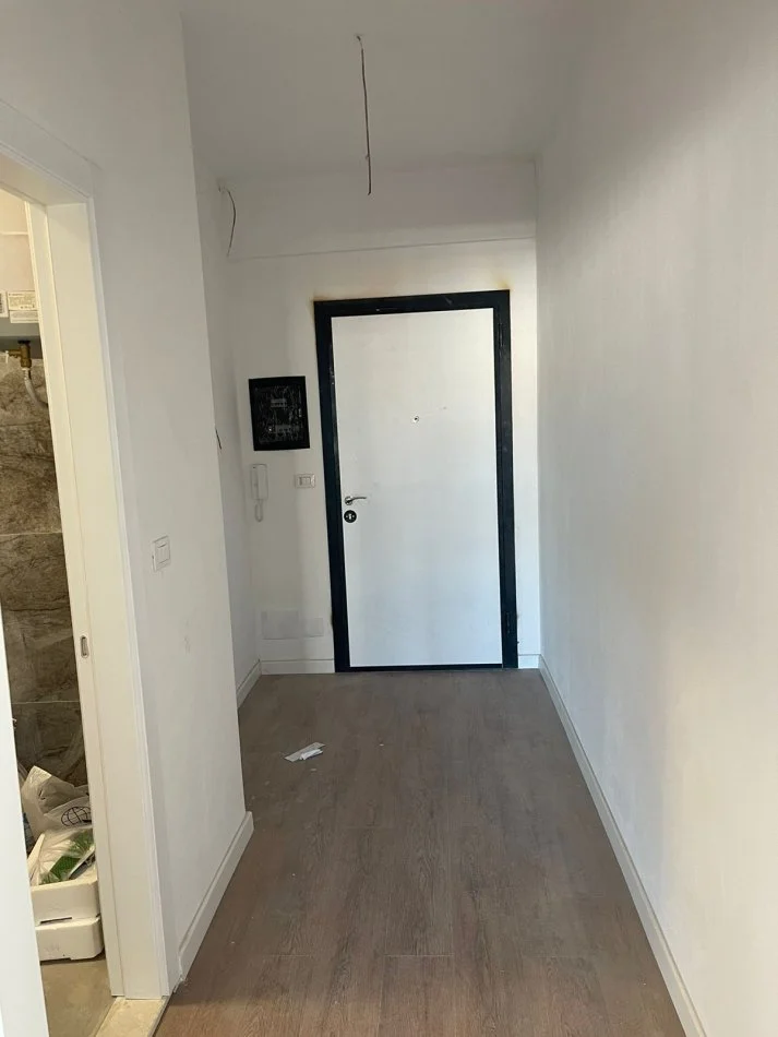 Tirane, jepet me qera apartament 3+1 Kati 6, 126 m² 550 € (Astir)