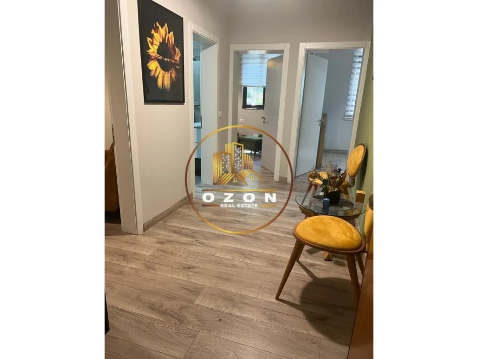 Ambjent Biznesi Me Qira Tek Stadiumi Dinamo!