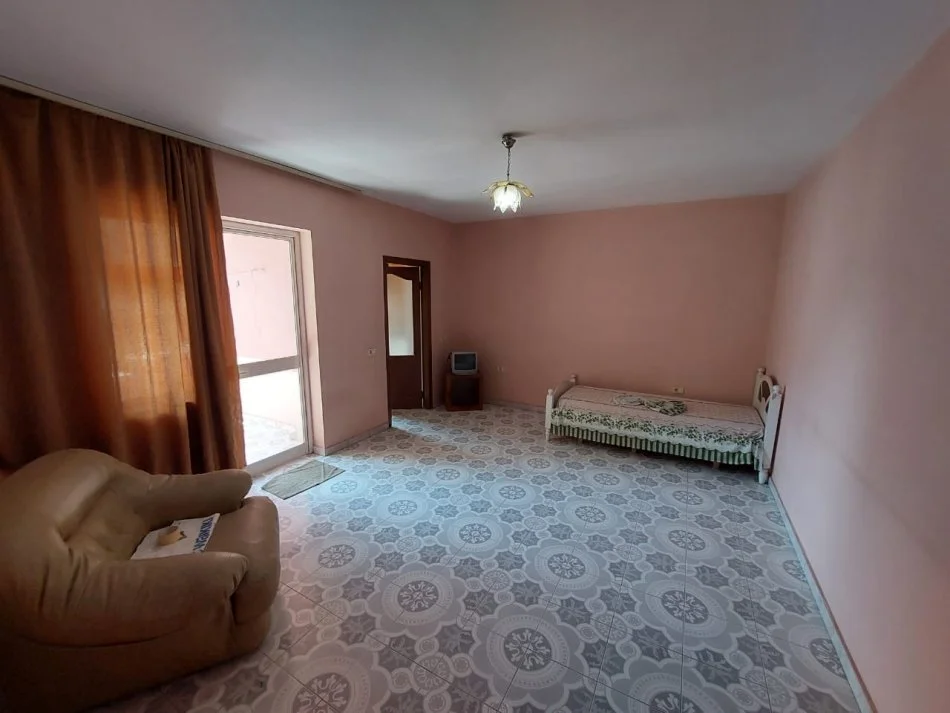 APARTAMENT 2+1 ME QERA TREGU ELEKTRIK TIRANE