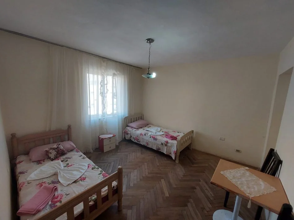 APARTAMENT 2+1 ME QERA TREGU ELEKTRIK TIRANE
