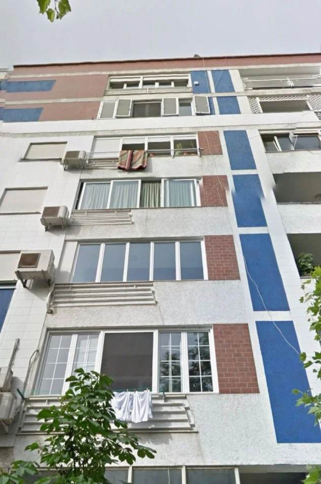 Tirane, jepet me qera ambjent biznesi Kati 0, 89 m² 800 € 