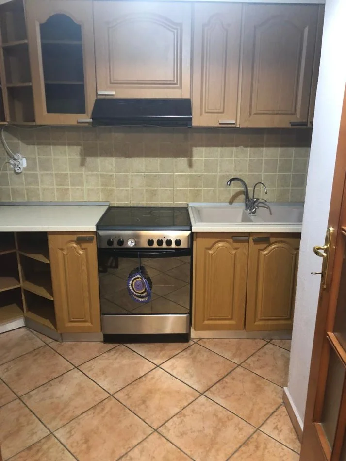 Tirane,  Apartament 1+1 me qira Kati 4, 76 m² 600 € (Komuna e Parisit)