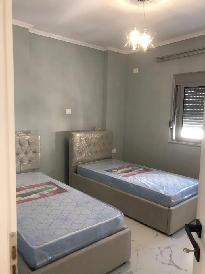 Tirane, Apartament 1+1 me qira Kati 6, 93 m² 600 € (Don Bosko)