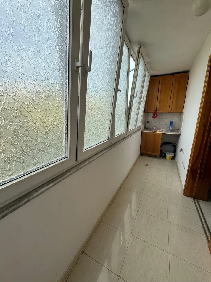 Tirane, jepet me qera apartament 2+1 Kati 3, 100 m² 400 € (Bulevardi i Ri)