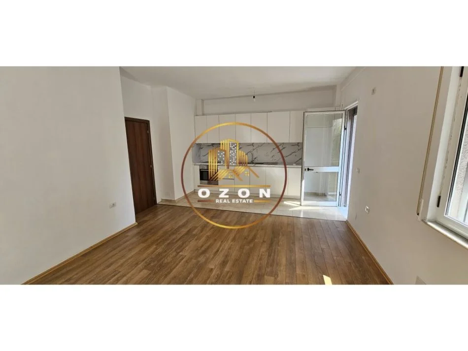 Apartament 2+1+2 për Qira pranë Kompleksit Leonora!