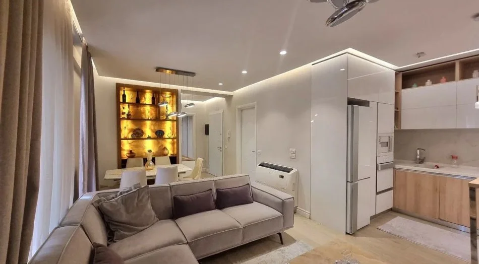 Tirane, jepet me qera apartament 2+1 Kati 6, 114 m² 900 € (Komuna Parisit)