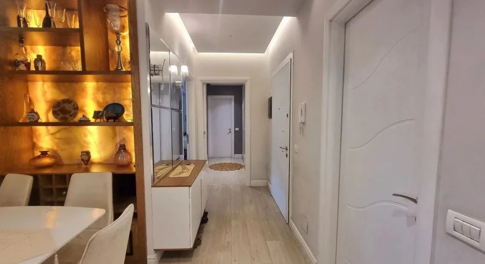 Tirane, jepet me qera apartament 2+1 Kati 6, 114 m² 900 € (Komuna Parisit)