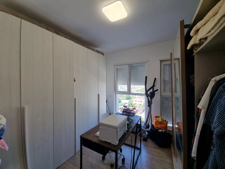 Tirane, shitet apartament 2+1+Ballkon Kati 7, 87 m² 105.000 € (Rruga Gryka e Kacanikut)