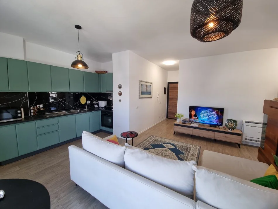 Tirane, shitet apartament 2+1+Ballkon Kati 7, 87 m² 105.000 € (Rruga Gryka e Kacanikut)