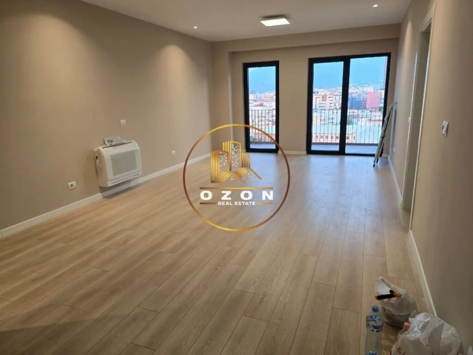 Apartament 3+1+2 për biznes me qira në Tirana Garden Building, Rruga e Kavajës!