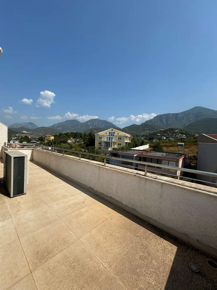 Tirane, shitet apartament 3+1 Kati 5, 146 m² 180.000 € (Tufine)