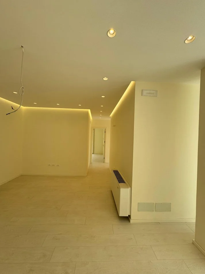 Tirane, shitet apartament 3+1 Kati 5, 146 m² 180.000 € (Tufine)