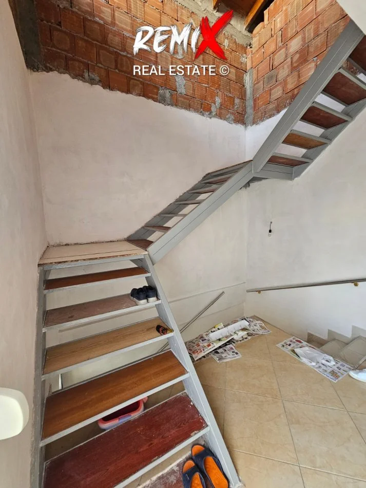 Durres, shitet Vile 3 Katshe Kati 3, 160.000 €