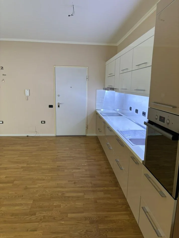 Tirane, shitet apartament 1+1 Kati 2, 71 m² 130.000 € 