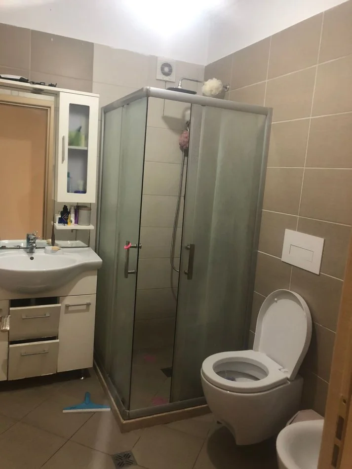 Tirane, Apartament 3+1 me qira Kati 3, 130 m² 550 € ( Astir)