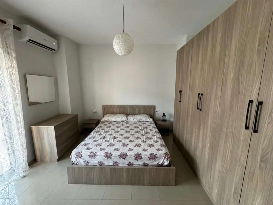Durres, jepet me qera apartament 1+1+Ballkon Kati 2, 65 m² 400 € (Hafiz Podgorica Palestra Jonas)