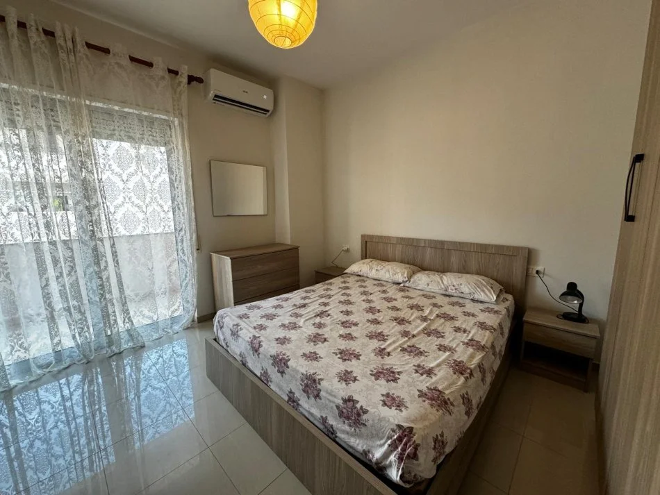 Durres, jepet me qera apartament 1+1+Ballkon Kati 2, 65 m² 400 € (Hafiz Podgorica Palestra Jonas)