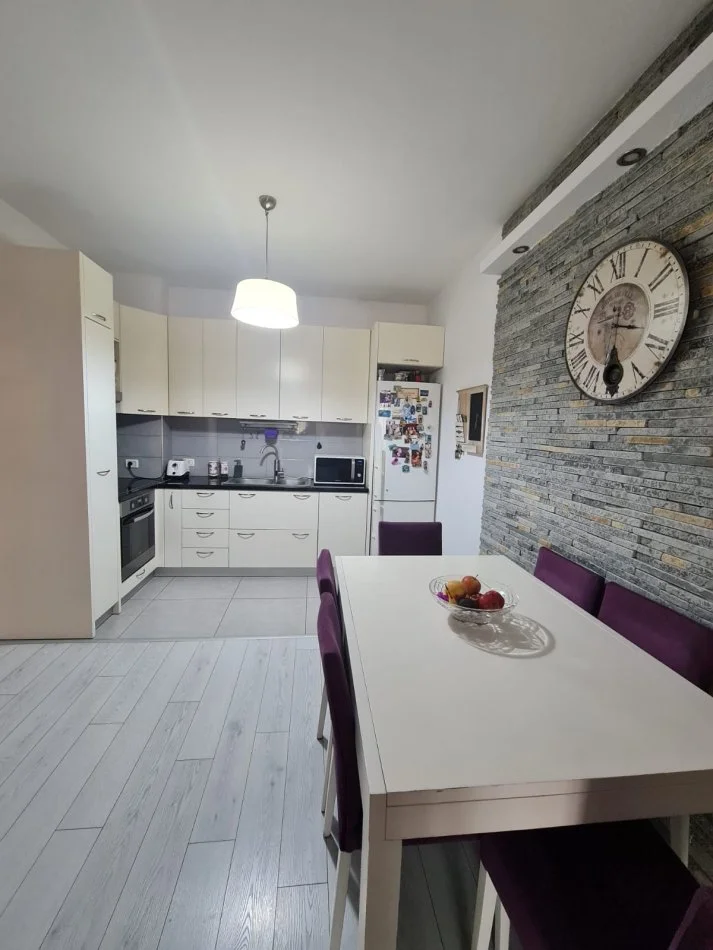 Tirane, shitet apartament 2+1 Kati 3, 92 m² 125.000 € (Yzberisht)